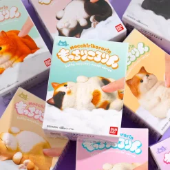 Bandai Mocchirikororin Cat Figure