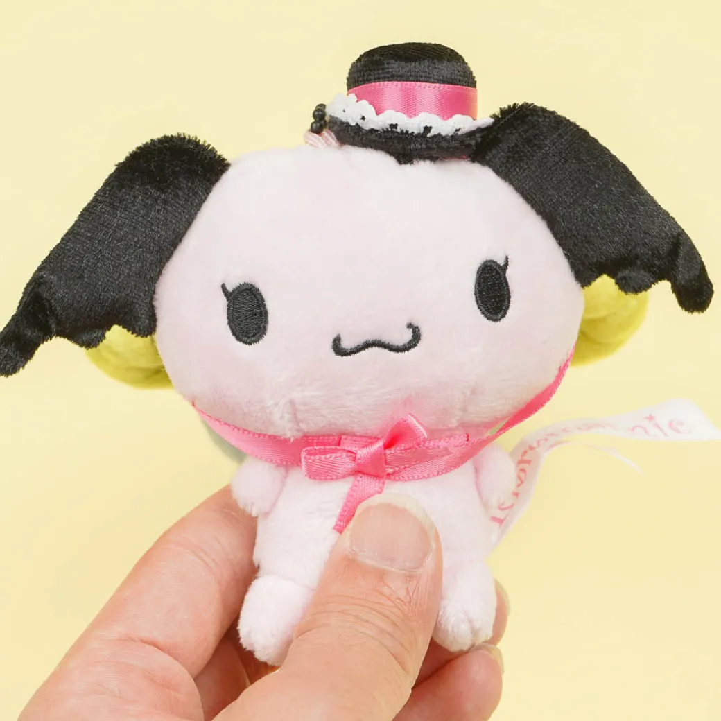 Lloromannic 2000s Debut Plushie Charm