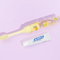Pompompurin Lucky Toothbrush & Cup Set