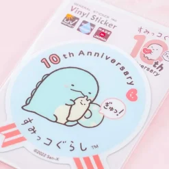 Sumikko Gurashi 10th Anniversary Hug Vinyl Sticker - Tokage & Nisetsumuri